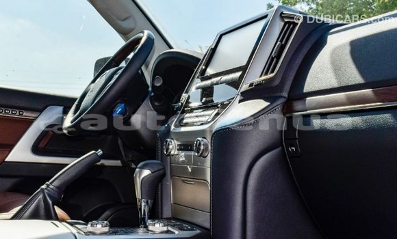 Acheter Import Voiture Toyota Land Cruiser Noir à Import - Dubai, Marquesas Acheter Import Voiture Toyota Land Cruiser Noir à Import - Dubai, Marquesas