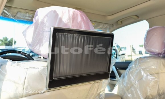 Acheter Import Voiture Toyota Land Cruiser Blanc à Import - Dubai, Marquesas Acheter Import Voiture Toyota Land Cruiser Blanc à Import - Dubai, Marquesas