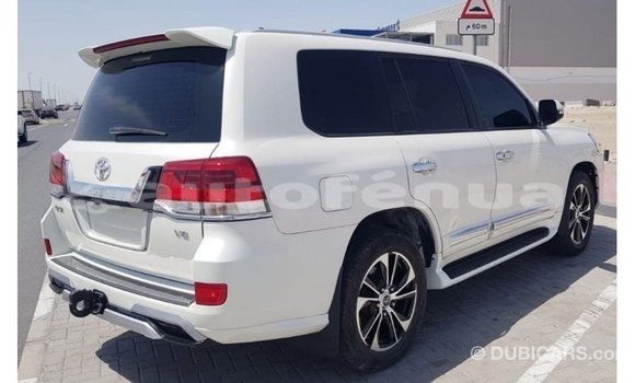 Acheter Import Voiture Toyota Land Cruiser Blanc à Import - Dubai, Marquesas Acheter Import Voiture Toyota Land Cruiser Blanc à Import - Dubai, Marquesas