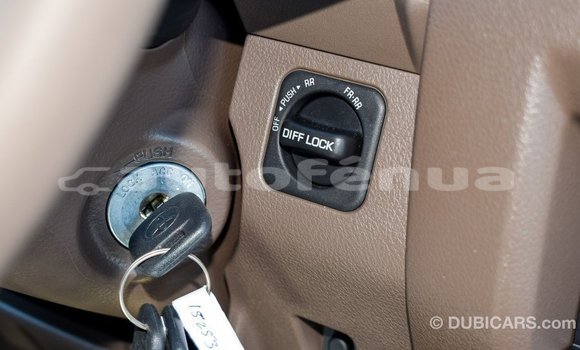 Acheter Import Voiture Toyota Land Cruiser Beige à Import - Dubai, Marquesas Acheter Import Voiture Toyota Land Cruiser Beige à Import - Dubai, Marquesas
