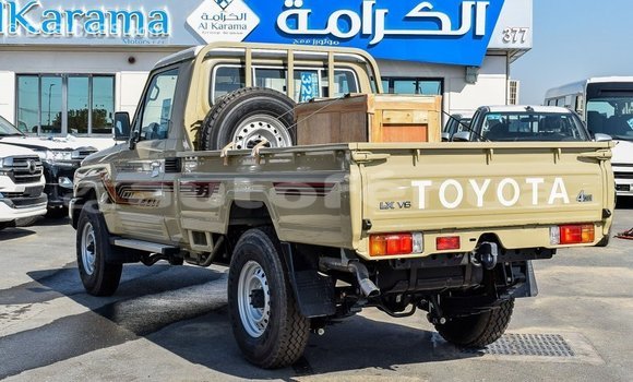 Acheter Import Voiture Toyota Land Cruiser Beige à Import - Dubai, Marquesas Acheter Import Voiture Toyota Land Cruiser Beige à Import - Dubai, Marquesas