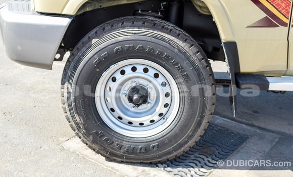 Acheter Import Voiture Toyota Land Cruiser Beige à Import - Dubai, Marquesas Acheter Import Voiture Toyota Land Cruiser Beige à Import - Dubai, Marquesas