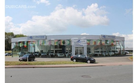 Buy Import Toyota Hilux White Car in Import - Dubai in Marquesas Buy Import Toyota Hilux White Car in Import - Dubai in Marquesas