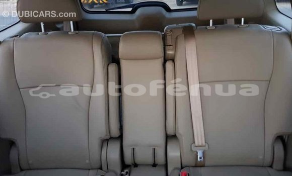 Acheter Import Voiture Toyota Highlander Vert à Import - Dubai, Marquesas Acheter Import Voiture Toyota Highlander Vert à Import - Dubai, Marquesas