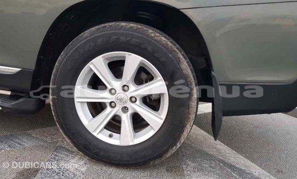 Acheter Import Voiture Toyota Highlander Vert à Import - Dubai, Marquesas Acheter Import Voiture Toyota Highlander Vert à Import - Dubai, Marquesas