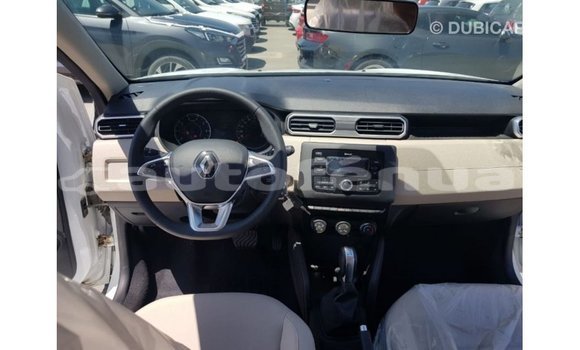 Buy Import Renault 19 White Car in Import - Dubai in Marquesas Buy Import Renault 19 White Car in Import - Dubai in Marquesas