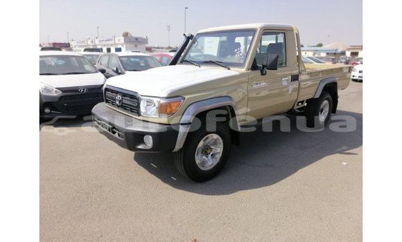 Acheter Import Voiture Toyota Land Cruiser Beige à Import - Dubai, Marquesas Acheter Import Voiture Toyota Land Cruiser Beige à Import - Dubai, Marquesas