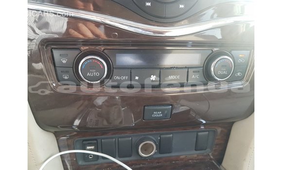 Acheter Import Voiture Toyota Land Cruiser Beige à Import - Dubai, Marquesas Acheter Import Voiture Toyota Land Cruiser Beige à Import - Dubai, Marquesas