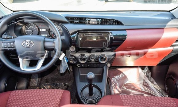 Acheter Import Voiture Toyota Hilux Blanc à Import - Dubai, Marquesas Acheter Import Voiture Toyota Hilux Blanc à Import - Dubai, Marquesas