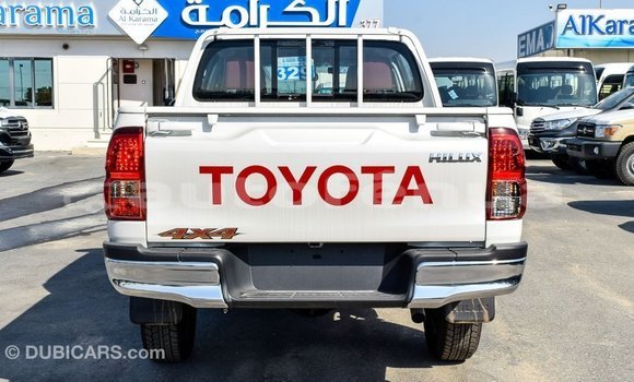 Acheter Import Voiture Toyota Hilux Blanc à Import - Dubai, Marquesas Acheter Import Voiture Toyota Hilux Blanc à Import - Dubai, Marquesas