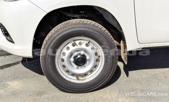 Acheter Import Voiture Toyota Hilux Blanc à Import - Dubai, Marquesas Acheter Import Voiture Toyota Hilux Blanc à Import - Dubai, Marquesas