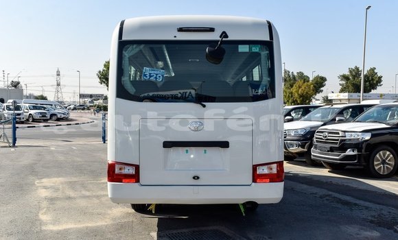 Acheter Import Voiture Toyota Coaster Blanc à Import - Dubai, Marquesas Acheter Import Voiture Toyota Coaster Blanc à Import - Dubai, Marquesas