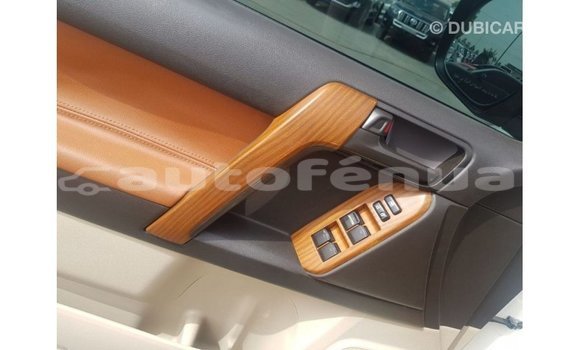 Buy Import Toyota Land Cruiser White Car in Import - Dubai in Marquesas Buy Import Toyota Land Cruiser White Car in Import - Dubai in Marquesas