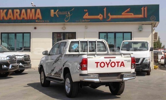 Acheter Import Voiture Toyota Hilux Blanc à Import - Dubai, Marquesas Acheter Import Voiture Toyota Hilux Blanc à Import - Dubai, Marquesas