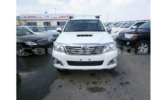 Buy Import Toyota Hilux White Car in Import - Dubai in Marquesas Buy Import Toyota Hilux White Car in Import - Dubai in Marquesas