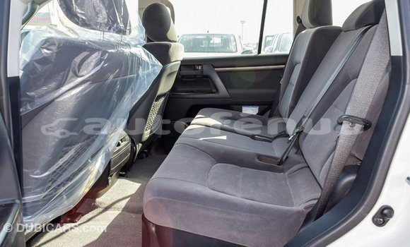 Acheter Import Voiture Toyota Land Cruiser Blanc à Import - Dubai, Marquesas Acheter Import Voiture Toyota Land Cruiser Blanc à Import - Dubai, Marquesas