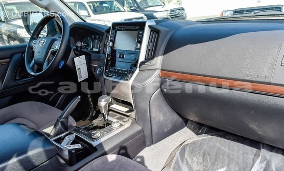 Acheter Import Voiture Toyota Land Cruiser Blanc à Import - Dubai, Marquesas Acheter Import Voiture Toyota Land Cruiser Blanc à Import - Dubai, Marquesas