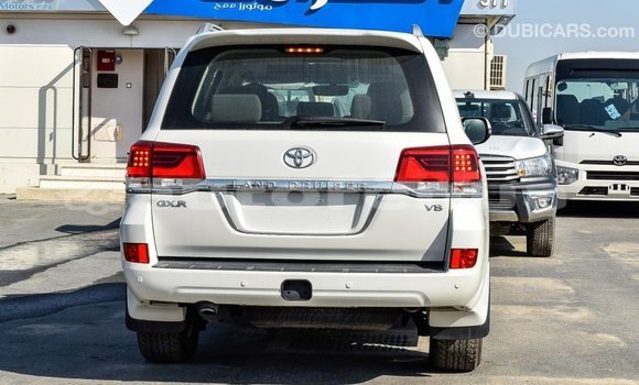 Acheter Import Voiture Toyota Land Cruiser Blanc à Import - Dubai, Marquesas Acheter Import Voiture Toyota Land Cruiser Blanc à Import - Dubai, Marquesas