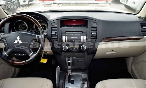 Acheter Import Voiture Mitsubishi Pajero Noir à Import - Dubai, Marquesas Acheter Import Voiture Mitsubishi Pajero Noir à Import - Dubai, Marquesas