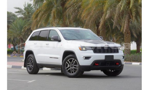 Acheter Import Voiture Jeep Grand Cherokee Blanc à Import - Dubai, Marquesas