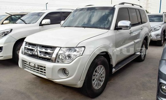 Acheter Import Voiture Mitsubishi Pajero Blanc à Import - Dubai, Marquesas Acheter Import Voiture Mitsubishi Pajero Blanc à Import - Dubai, Marquesas