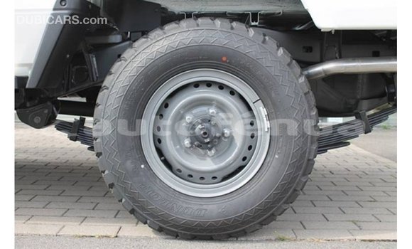 Buy Import Toyota Land Cruiser White Car in Import - Dubai in Marquesas Buy Import Toyota Land Cruiser White Car in Import - Dubai in Marquesas