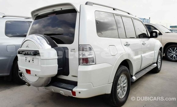 Acheter Import Voiture Mitsubishi Pajero Blanc à Import - Dubai, Marquesas Acheter Import Voiture Mitsubishi Pajero Blanc à Import - Dubai, Marquesas