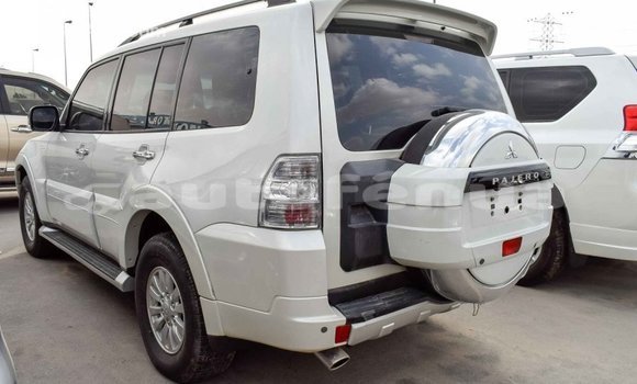 Acheter Import Voiture Mitsubishi Pajero Blanc à Import - Dubai, Marquesas Acheter Import Voiture Mitsubishi Pajero Blanc à Import - Dubai, Marquesas