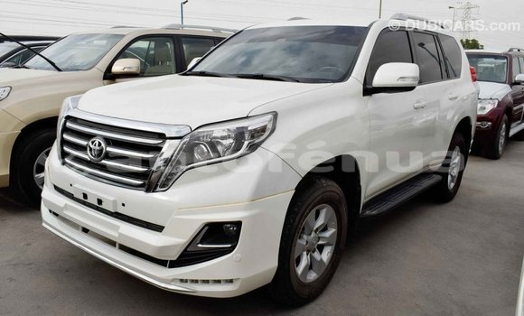 Acheter Import Voiture Toyota Prado Blanc à Import - Dubai, Marquesas Acheter Import Voiture Toyota Prado Blanc à Import - Dubai, Marquesas