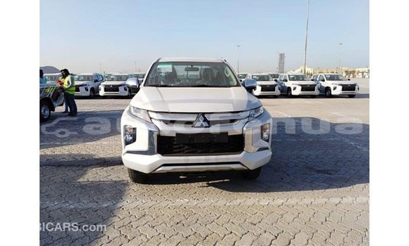 Acheter Import Voiture Mitsubishi L200 Blanc à Import - Dubai, Marquesas Acheter Import Voiture Mitsubishi L200 Blanc à Import - Dubai, Marquesas