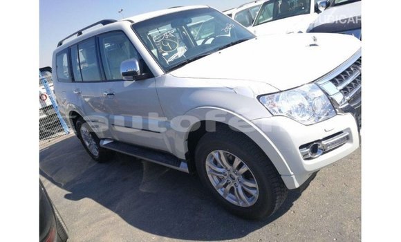 Acheter Import Voiture Mitsubishi Pajero Blanc à Import - Dubai, Marquesas Acheter Import Voiture Mitsubishi Pajero Blanc à Import - Dubai, Marquesas