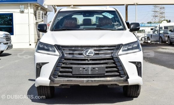 Acheter Import Voiture Lexus LX Blanc à Import - Dubai, Marquesas Acheter Import Voiture Lexus LX Blanc à Import - Dubai, Marquesas
