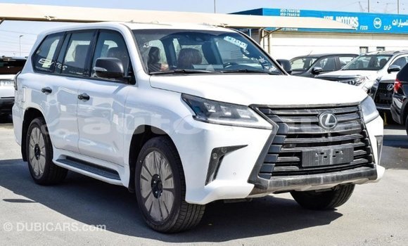 Acheter Import Voiture Lexus LX Blanc à Import - Dubai, Marquesas Acheter Import Voiture Lexus LX Blanc à Import - Dubai, Marquesas