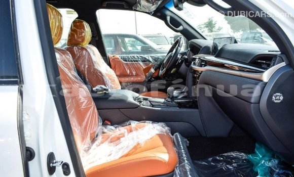 Acheter Import Voiture Lexus LX Blanc à Import - Dubai, Marquesas Acheter Import Voiture Lexus LX Blanc à Import - Dubai, Marquesas