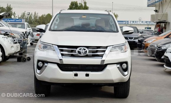 Acheter Import Voiture Toyota Fortuner Blanc à Import - Dubai, Marquesas Acheter Import Voiture Toyota Fortuner Blanc à Import - Dubai, Marquesas