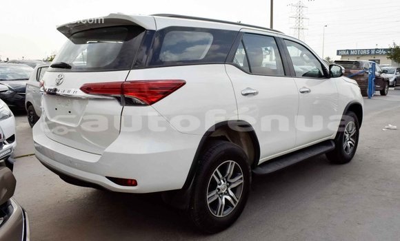 Acheter Import Voiture Toyota Fortuner Blanc à Import - Dubai, Marquesas Acheter Import Voiture Toyota Fortuner Blanc à Import - Dubai, Marquesas