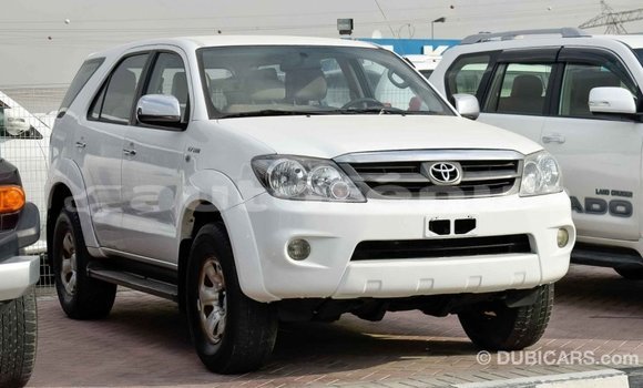 Acheter Import Voiture Toyota Fortuner Blanc à Import - Dubai, Marquesas Acheter Import Voiture Toyota Fortuner Blanc à Import - Dubai, Marquesas
