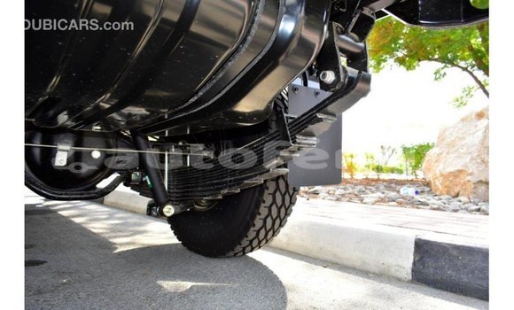 Acheter Import Voiture Toyota Land Cruiser Blanc à Import - Dubai, Marquesas Acheter Import Voiture Toyota Land Cruiser Blanc à Import - Dubai, Marquesas