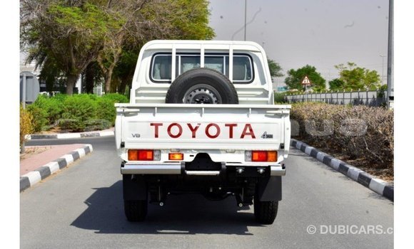 Acheter Import Voiture Toyota Land Cruiser Blanc à Import - Dubai, Marquesas Acheter Import Voiture Toyota Land Cruiser Blanc à Import - Dubai, Marquesas