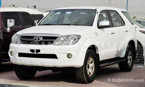 Acheter Import Voiture Toyota Fortuner Blanc à Import - Dubai, Marquesas Acheter Import Voiture Toyota Fortuner Blanc à Import - Dubai, Marquesas
