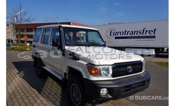 Buy Import Toyota Land Cruiser White Car in Import - Dubai in Marquesas Buy Import Toyota Land Cruiser White Car in Import - Dubai in Marquesas