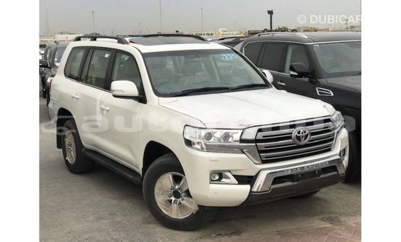 Buy Import Toyota Land Cruiser White Car in Import - Dubai in Marquesas Buy Import Toyota Land Cruiser White Car in Import - Dubai in Marquesas