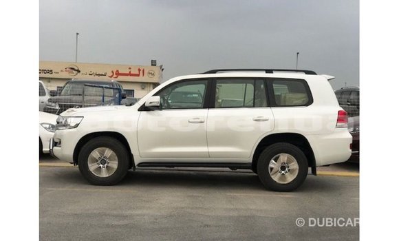 Buy Import Toyota Land Cruiser White Car in Import - Dubai in Marquesas Buy Import Toyota Land Cruiser White Car in Import - Dubai in Marquesas