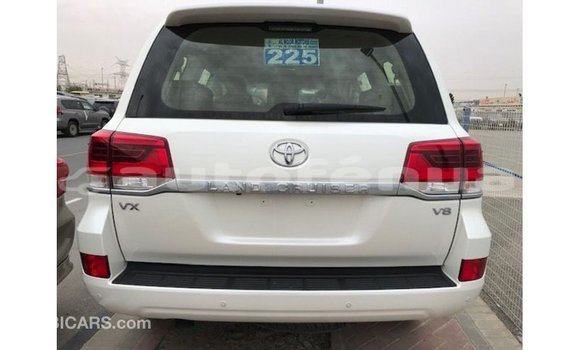 Buy Import Toyota Land Cruiser White Car in Import - Dubai in Marquesas Buy Import Toyota Land Cruiser White Car in Import - Dubai in Marquesas