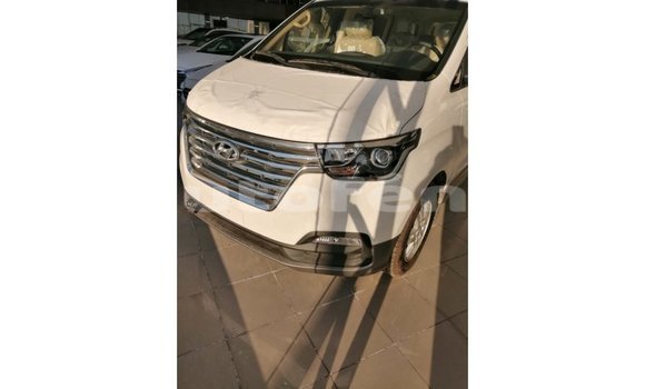 Acheter Import Utilitaire Hyundai Chorus Blanc à Import - Dubai, Marquesas Acheter Import Utilitaire Hyundai Chorus Blanc à Import - Dubai, Marquesas