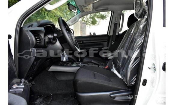 Buy Import Toyota Hilux White Car in Import - Dubai in Marquesas Buy Import Toyota Hilux White Car in Import - Dubai in Marquesas