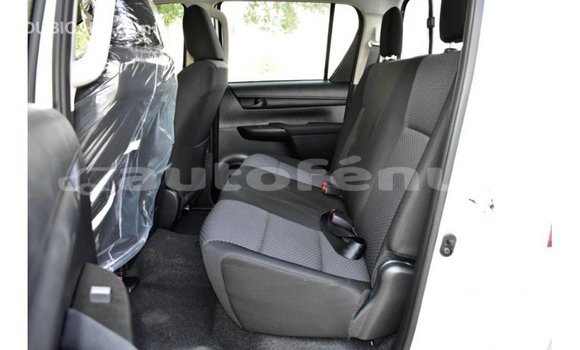 Buy Import Toyota Hilux White Car in Import - Dubai in Marquesas Buy Import Toyota Hilux White Car in Import - Dubai in Marquesas