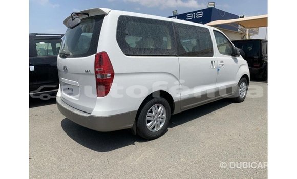 Acheter Import Utilitaire Hyundai Chorus Blanc à Import - Dubai, Marquesas Acheter Import Utilitaire Hyundai Chorus Blanc à Import - Dubai, Marquesas