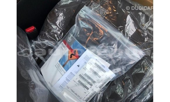 Acheter Import Voiture Toyota 4Runner Blanc à Import - Dubai, Marquesas Acheter Import Voiture Toyota 4Runner Blanc à Import - Dubai, Marquesas