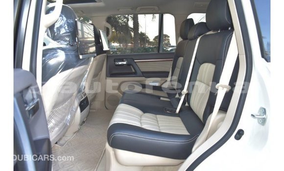 Buy Import Toyota Land Cruiser White Car in Import - Dubai in Marquesas Buy Import Toyota Land Cruiser White Car in Import - Dubai in Marquesas